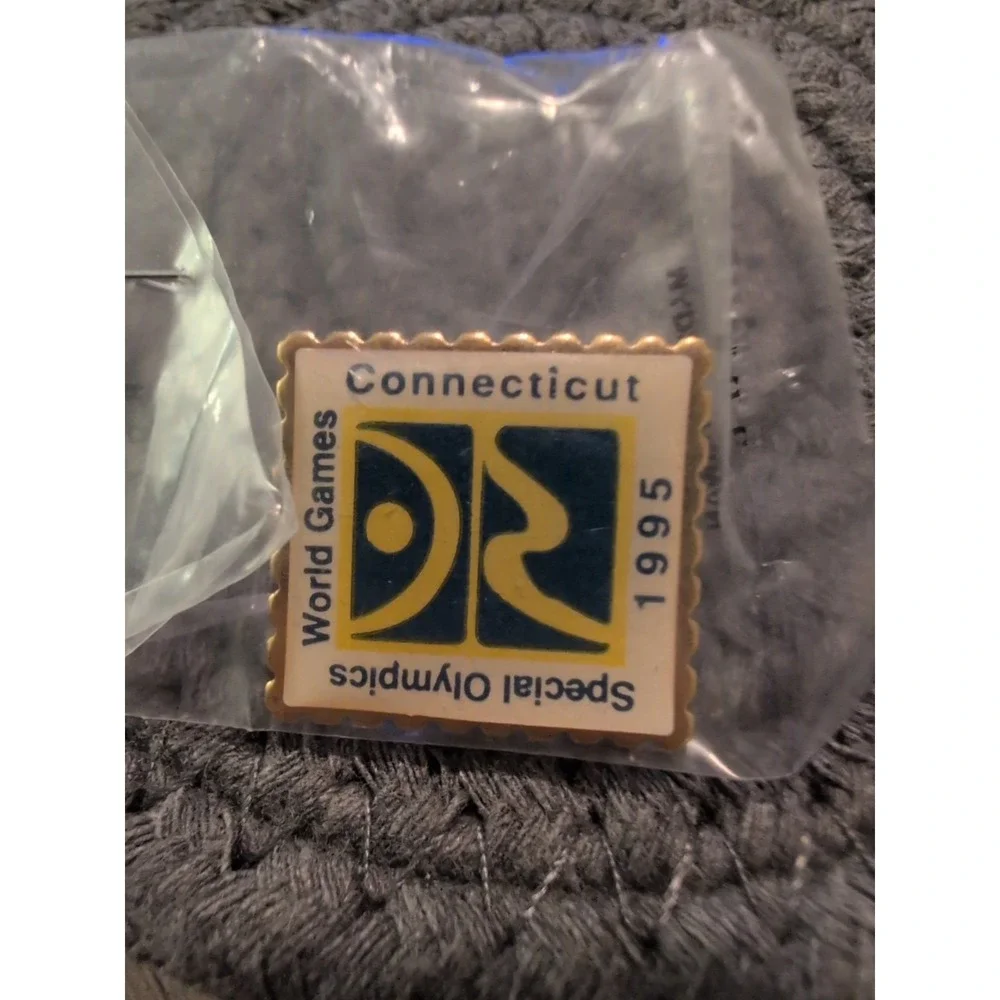 Connecticut 1995 Special Olympics World Games Pin Badge‎ Rare Vintage